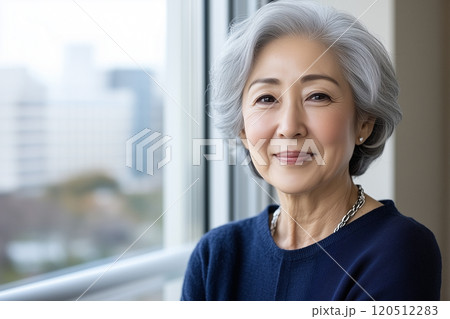 AI生成画像 白髪の笑顔のミドルエイジの女性のポートレート AI生成画像 白髪の笑顔のミドルエイジの女性のポートレート 120512283