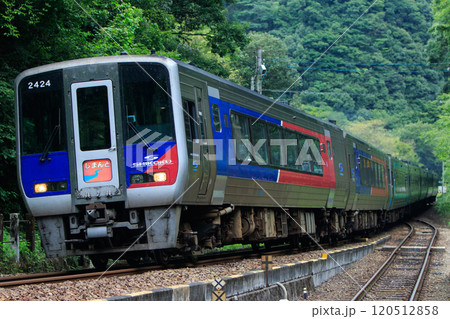 N2000系 特急「しまんと」(JR四国) N2000系 特急「しまんと」(JR四国) 120512858
