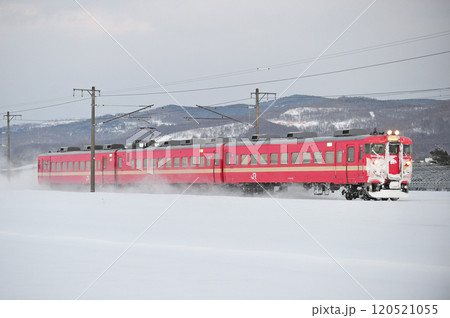函館本線　光珠内－峰延　JR北海道　711系　S-105編成（札幌） 120521055