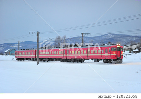 函館本線　光珠内－峰延　JR北海道　711系　S-111編成（札幌） 120521059