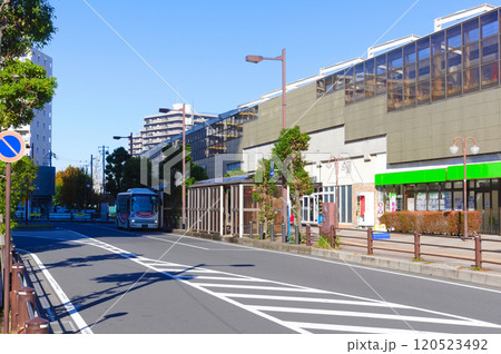 埼玉県草加市獨協大学前駅周辺2024年11月 120523492