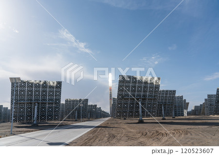 溶融塩タワー型太陽熱発電所 120523607