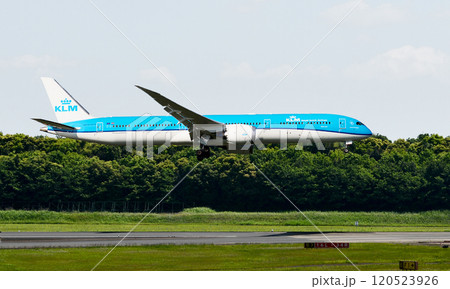 KLMボーイングB787-10十余三アプローチ 120523926