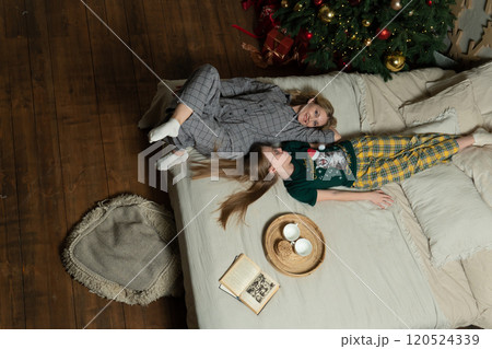 year family positive girl celebration holiday tenderness gift new fun happy couple man bed love 120524339