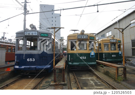 広島電鉄千田車庫内の被爆電車 120526503