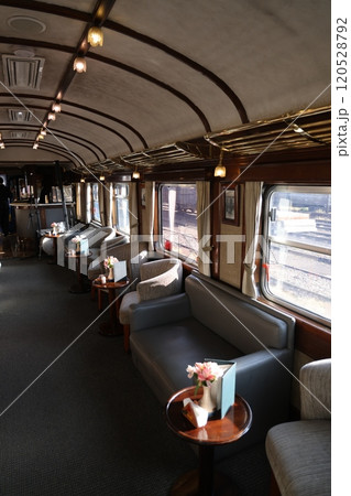 【ペルー】チチカカトレインの展望車 【ペルー】チチカカトレインの展望車 120528792