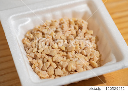 ひきわり納豆のイメージ (写真素材) ひきわり納豆のイメージ (写真素材) 120529452