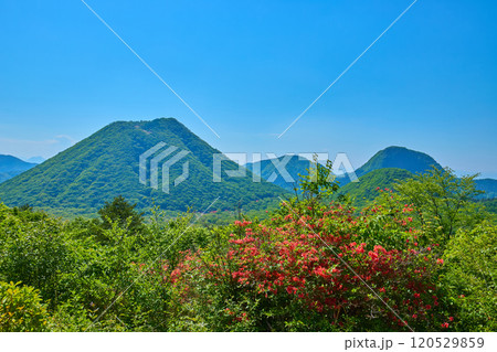 春の群馬県榛名山(相馬山)の麓から榛名富士と鬢櫛山、烏帽子ヶ岳を見る 春の群馬県榛名山(相馬山)の麓から榛名富士と鬢櫛山、烏帽子ヶ岳を見る 120529859