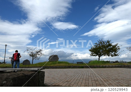 心象風景・風景の中の抽象的背景素材 120529943