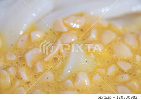 冷製納豆うどん (写真素材) 冷製納豆うどん (写真素材) 120530982