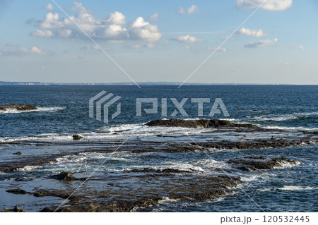 湘南海岸の波打ち際風景 湘南海岸の波打ち際風景 120532445