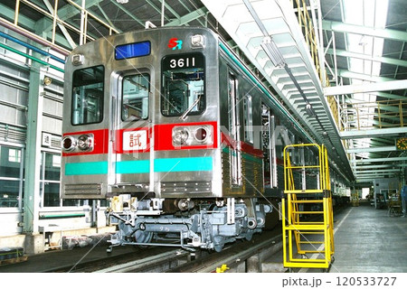 車両基地に停車する芝山鉄道3600形 120533727