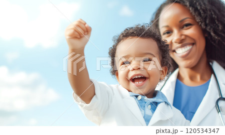 幸せな子供と医者 120534347