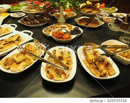 朝食ブッフェ・バイキング 120535318