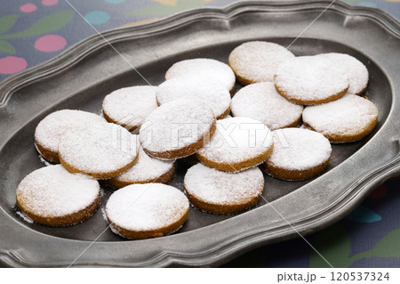 ポルボロン・スペイン伝統菓子 ポルボロン・スペイン伝統菓子 120537324