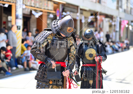 関東・小田原北条五代祭り(北條五代祭り)・戦国時代を再現した火縄銃の発射・神奈川県小田原市(2) 関東・小田原北条五代祭り(北條五代祭り)・戦国時代を再現した火縄銃の発射・神奈川県小田原市(2) 120538182