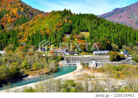 長野県小谷村 来馬温泉周辺を望む(長野県小谷村)【2024.11】 長野県小谷村 来馬温泉周辺を望む(長野県小谷村)【2024.11】 120538461