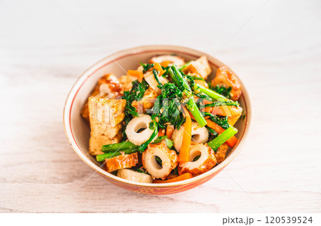 ちくわ入り春菊と絹厚揚げの胡麻和え ちくわ入り春菊と絹厚揚げの胡麻和え 120539524
