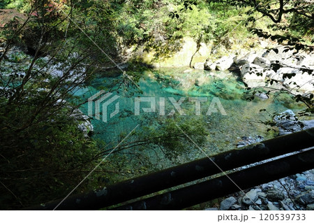 安居渓谷(仁淀ブルー)/【高知県仁淀川町】 安居渓谷(仁淀ブルー)/【高知県仁淀川町】 120539733