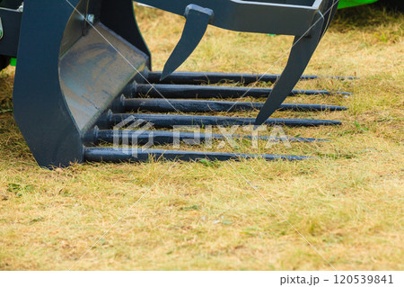 Agriculture cutting scissor, hay forklift 120539841