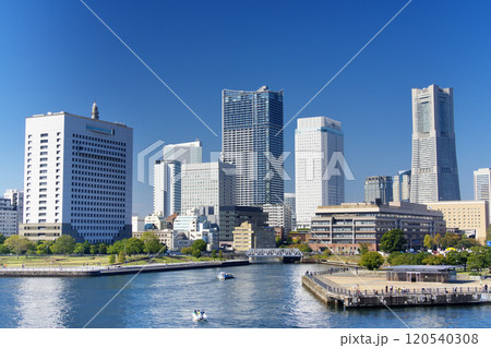 横浜 みなとみらいの高層ビル 横浜 みなとみらいの高層ビル 120540308