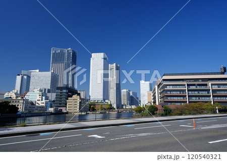 横浜 みなとみらいの高層ビル 横浜 みなとみらいの高層ビル 120540321