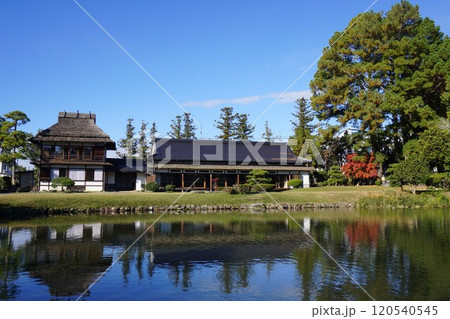 岡山県津山市にある回遊式日本庭園「衆楽園」 岡山県津山市にある回遊式日本庭園「衆楽園」 120540545