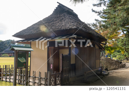 日本の岡山県岡山市の古くてとても美しい建物 日本の岡山県岡山市の古くてとても美しい建物 120541131