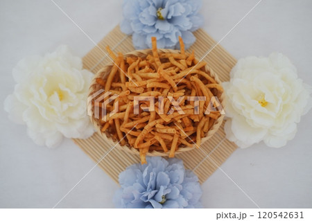 potato sticks in a basket on white background. potato sticks in a basket on white background. 120542631
