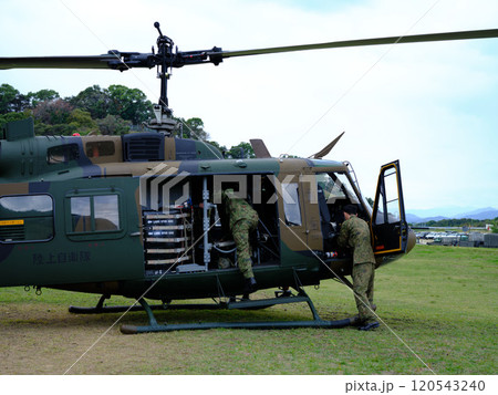 災害救助のヘリ 120543240