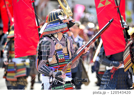関東・小田原北条五代祭り(北條五代祭り)・戦国時代の武者行列、銃を持つ武士・神奈川県小田原市(1) 関東・小田原北条五代祭り(北條五代祭り)・戦国時代の武者行列、銃を持つ武士・神奈川県小田原市(1) 120543420