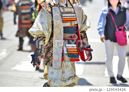 関東・小田原北条五代祭り(北條五代祭り)・戦国時代の武者行列、帯刀の女性剣士・神奈川県小田原市(1) 関東・小田原北条五代祭り(北條五代祭り)・戦国時代の武者行列、帯刀の女性剣士・神奈川県小田原市(1) 120543426