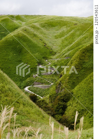 秋を感じる阿蘇の絶景 秋を感じる阿蘇の絶景 120543611