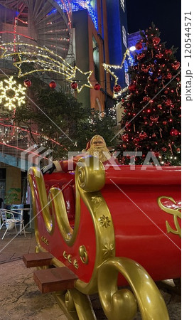 北谷のクリスマスとサンタクロース 北谷のクリスマスとサンタクロース 120544571