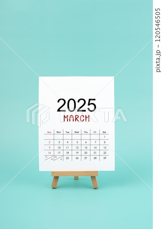 Calendar page March of the year 2025 white color on green background. 120546505