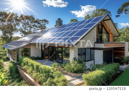 太陽光パネルが設置されたオシャレな木造の新築住宅のイラスト 120547528