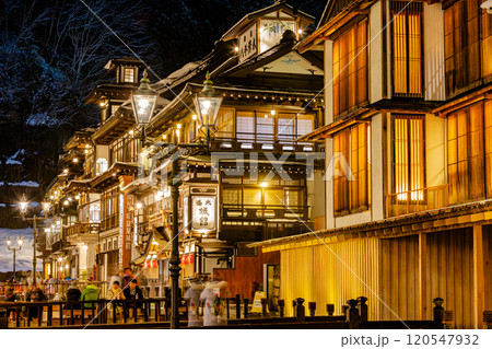 山形県　銀山温泉・ライトアップ 120547932