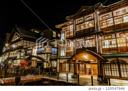 山形県 銀山温泉・ライトアップ 山形県 銀山温泉・ライトアップ 120547946