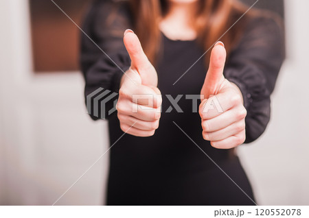 Hands of young people 120552078