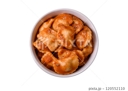 Ravioli with meat or vegetarian with ricotta, salt and spices 120552110