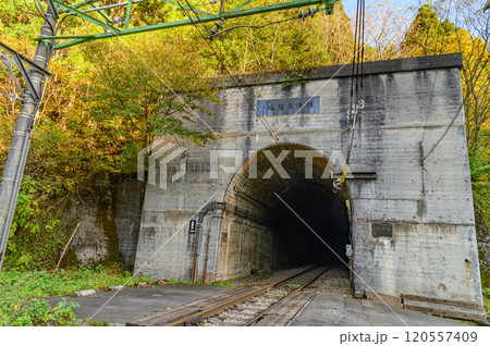 上越線「新清水トンネル」新潟側 120557409