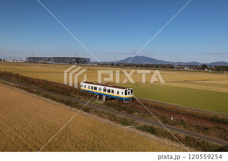 筑波山と常総線の日本の風景 筑波山と常総線の日本の風景 120559254