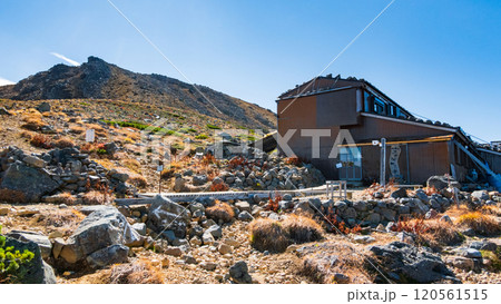 秋の御嶽山登山:二の池ヒュッテ 秋の御嶽山登山:二の池ヒュッテ 120561515
