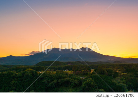 夕暮れの御嶽山 夕暮れの御嶽山 120561700