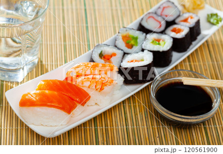 Sushi platter 120561900