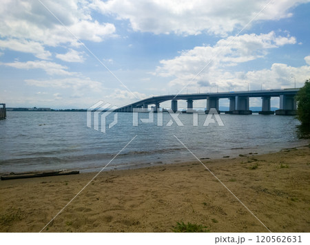 道の駅から見える琵琶湖大橋 120562631