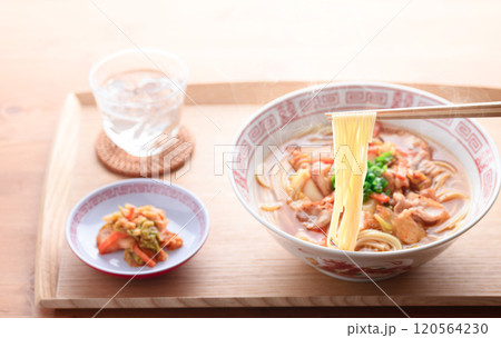 旨辛!豚キムチラーメン 旨辛!豚キムチラーメン 120564230