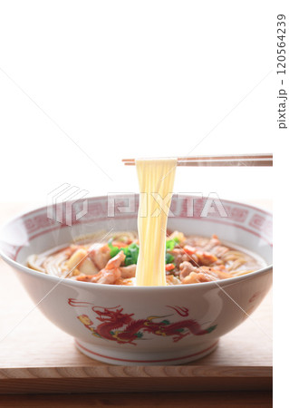 旨辛！豚キムチラーメン 120564239