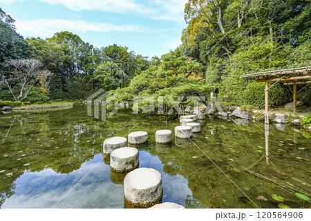 平安神宮中神苑(11月) 臥龍橋 平安神宮中神苑(11月) 臥龍橋 120564906