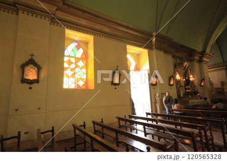Church in Pisco Elqui 120565328